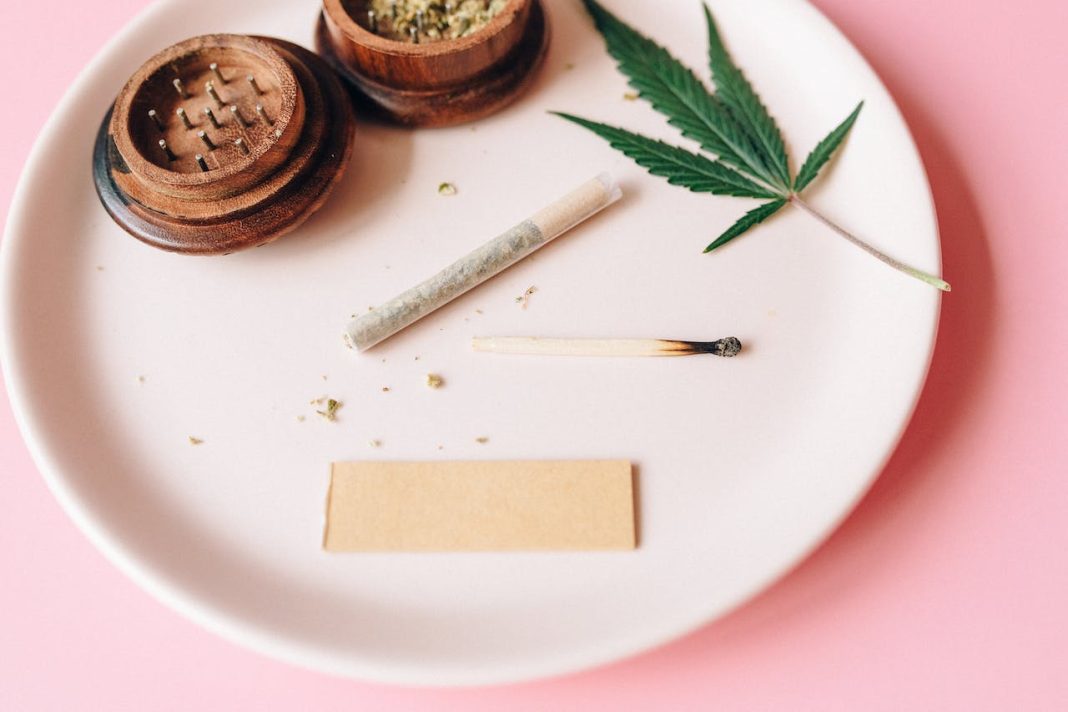 Comment fonctionne le THC : comprendre ses effets et mécanismes