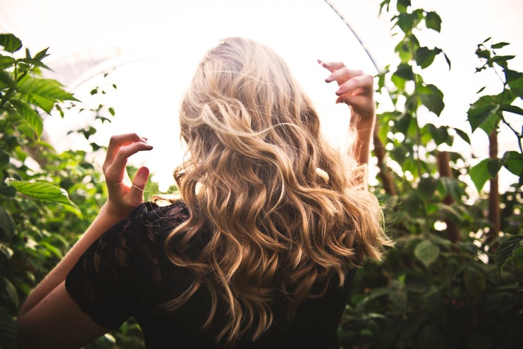 Les produits capillaires, de maquillage et d’onglerie : votre guide complet de beauté