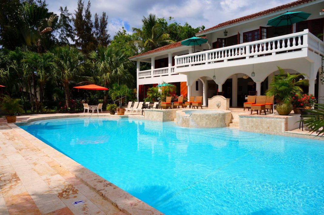 Les avantages d’avoir une piscine dans son jardin à la Réunion